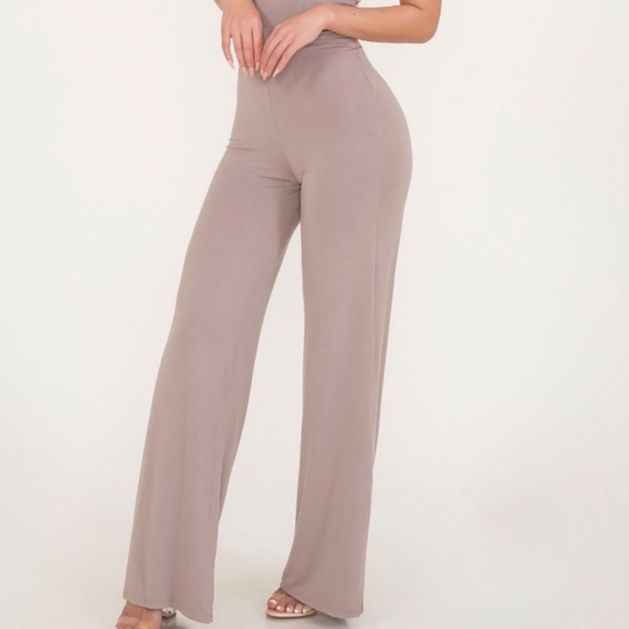 ๐๏ธ Sleeveless Strappy Backside Jumpsuit - Picture 6 of 6